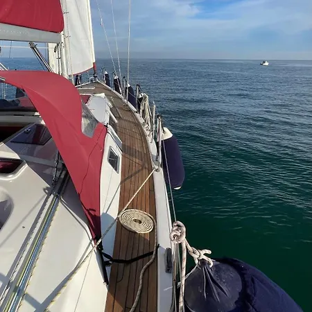 Hotel en barco Exclusive Yacht Sailing Boat San Marco